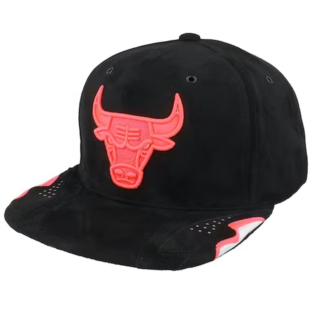 Mitchell & Ness - Chicago Bulls Day 6 Bulls Snapback - Black/Infrared